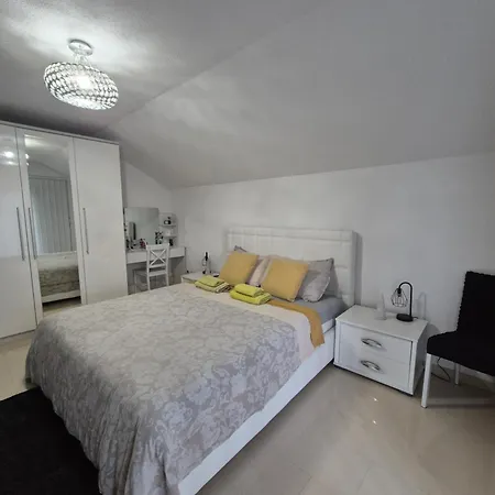 In Apartman *